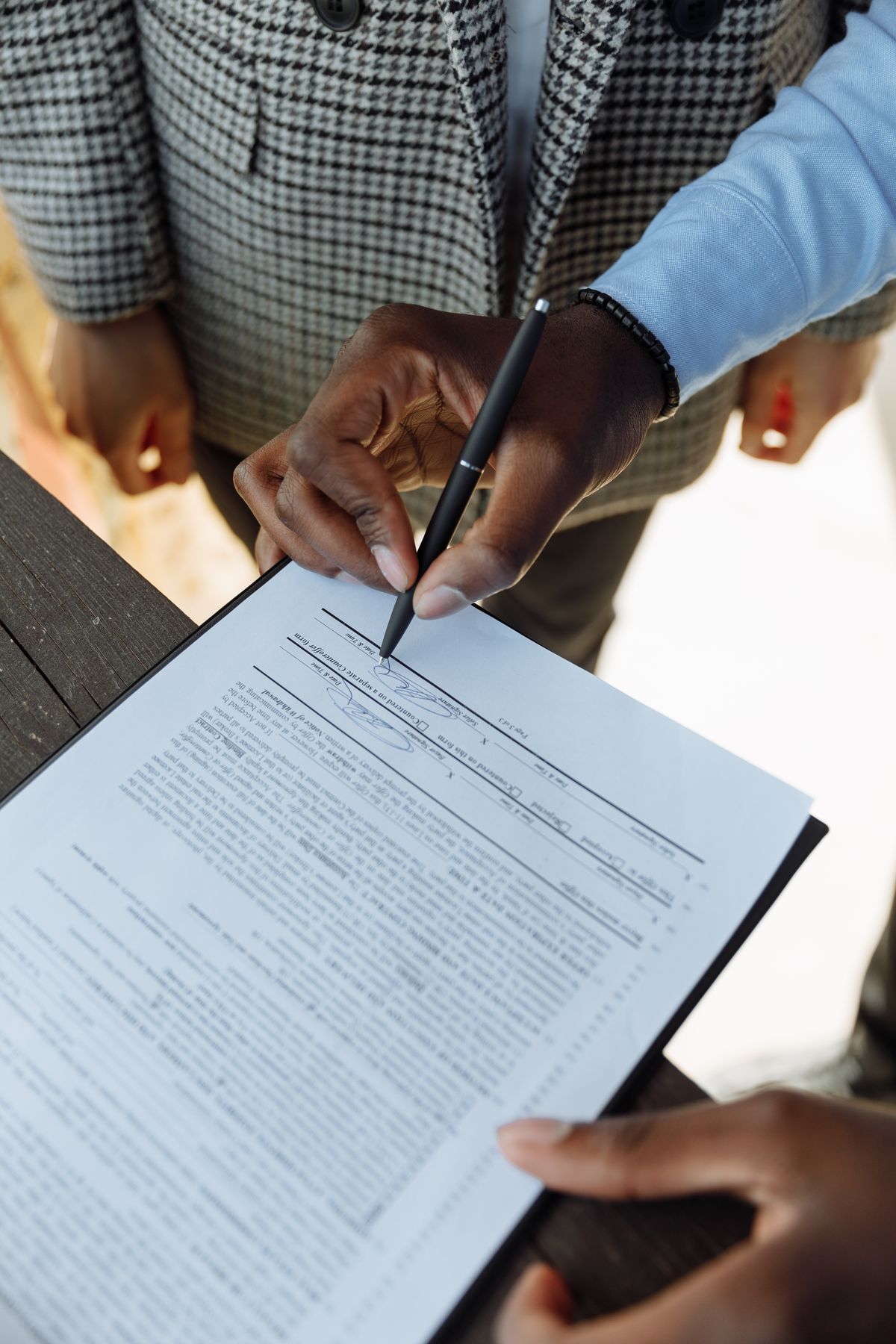 Signing a commercial contract